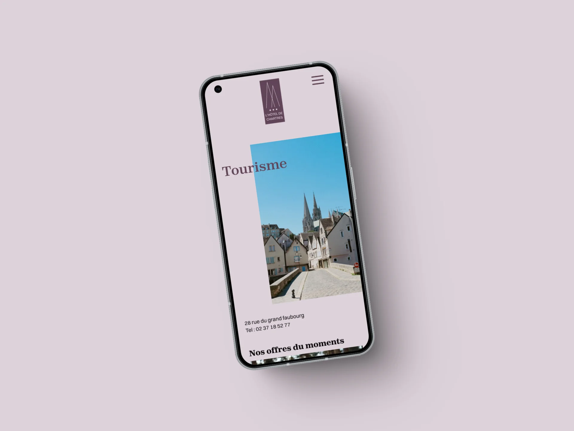 Capture d'écran mobile de la page tourisme du site de l'Hôtel de Chartres